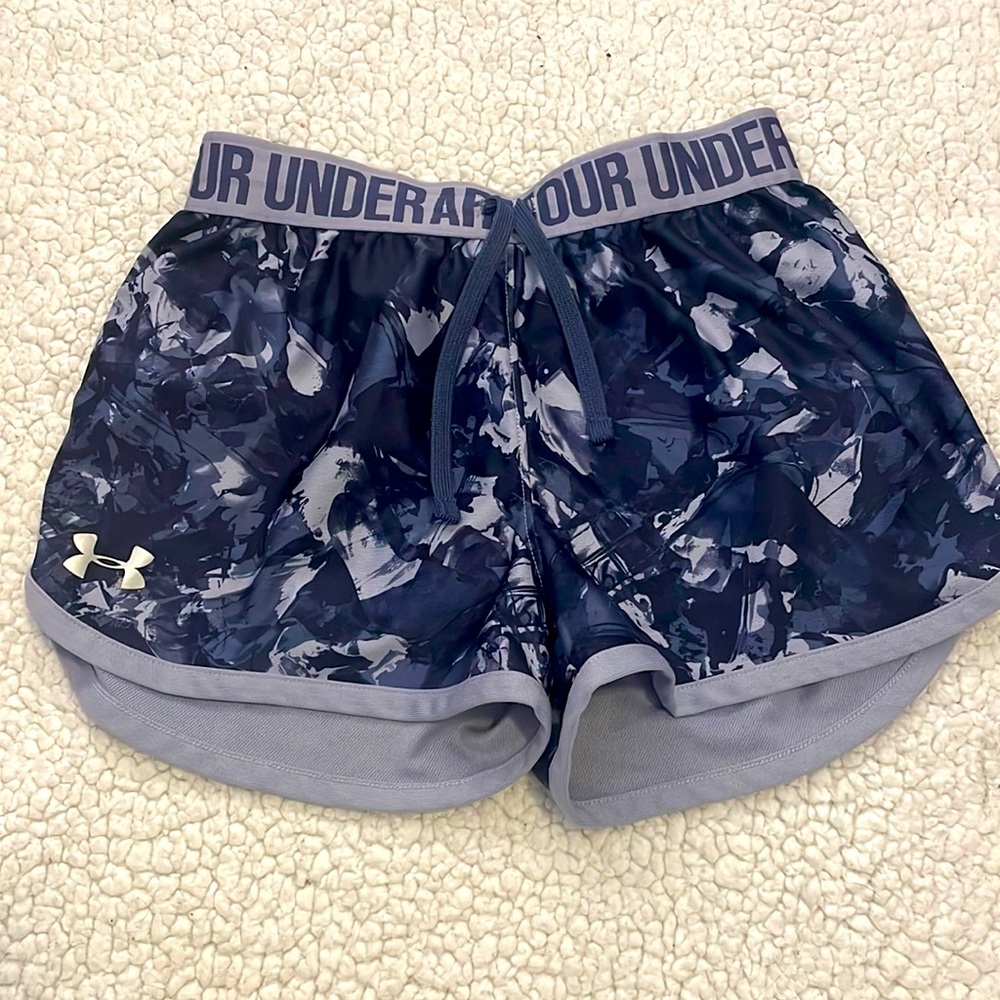 Girls medium under armour shorts. Blend of blue and purple.